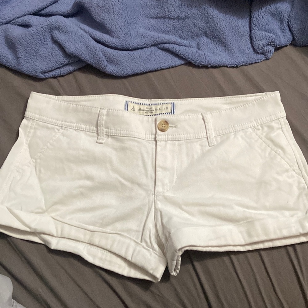 Abercrombie and fitch white shorts size 4 w 27